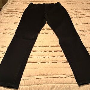 Black Alina NYDJ jeans- 80% cotton, 19% polyester, 1% elastane.